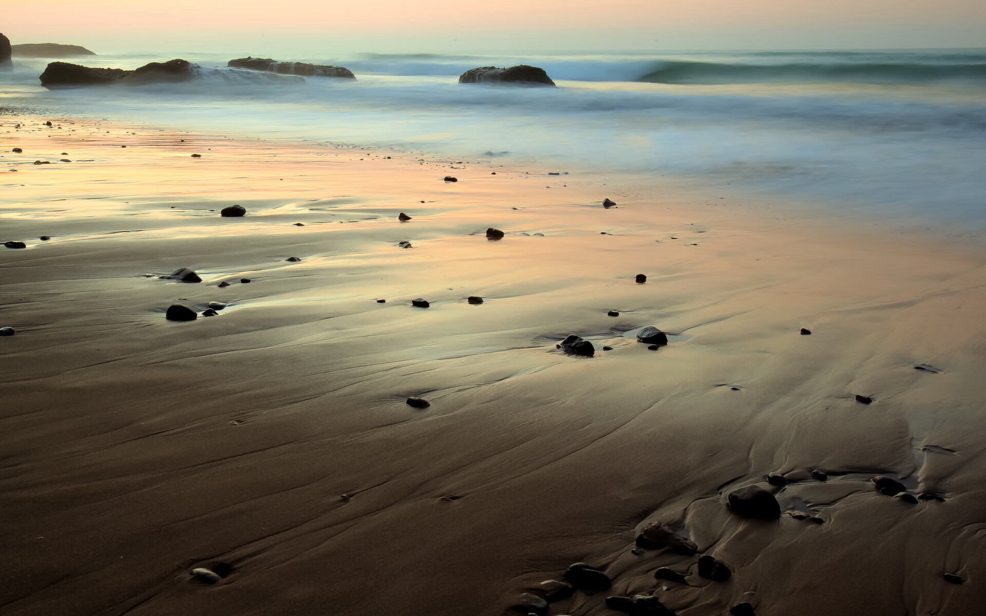 摩纳哥仰泳强将冲击奖牌,摩纳哥泳池